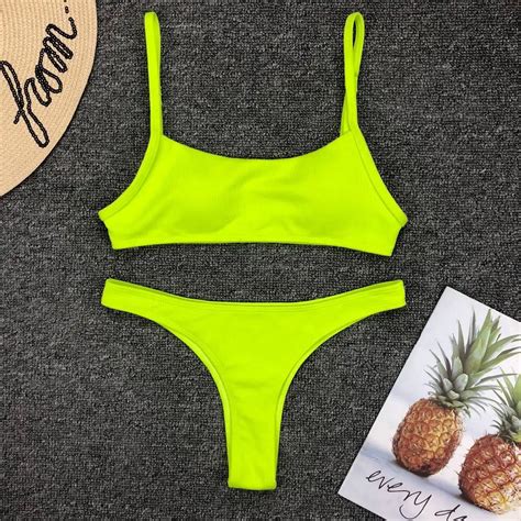 micro bikini am strand|Micro